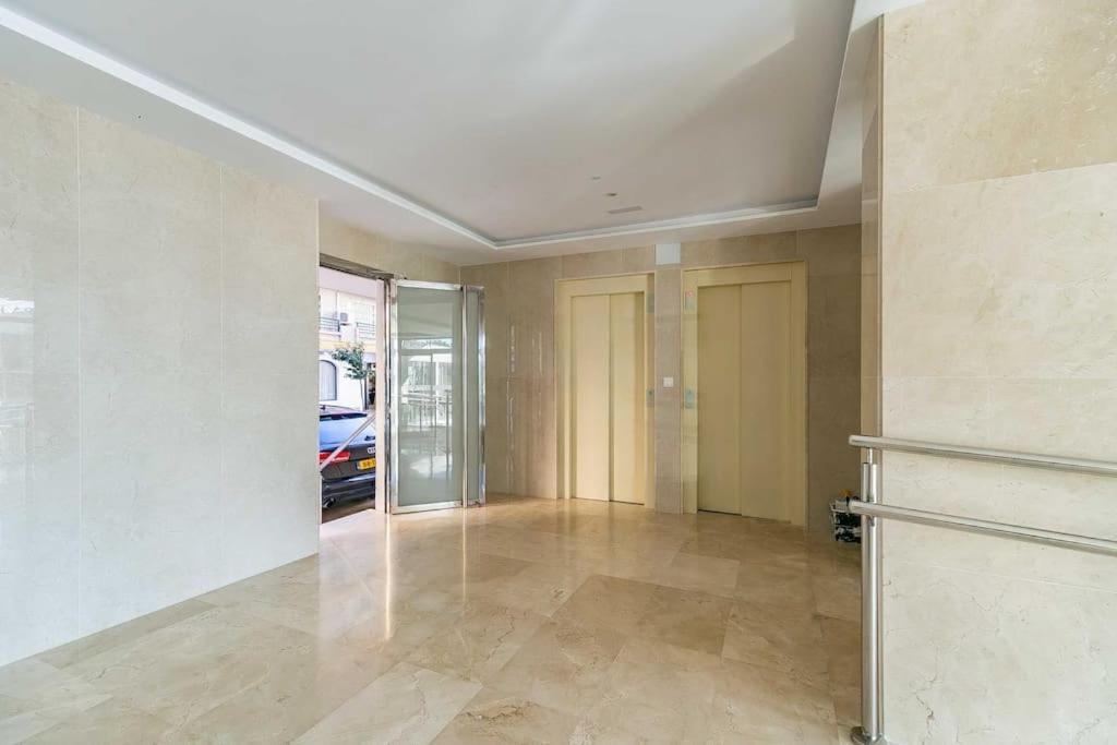 83-beachfront Apartment, * Fuengirola