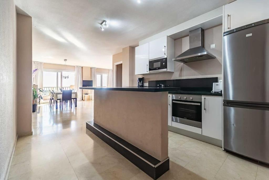 83-beachfront Apartment,