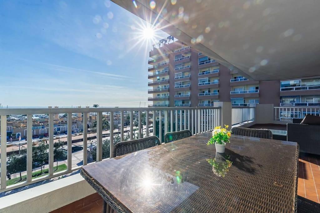 83-beachfront Apartment, Leilighet Fuengirola