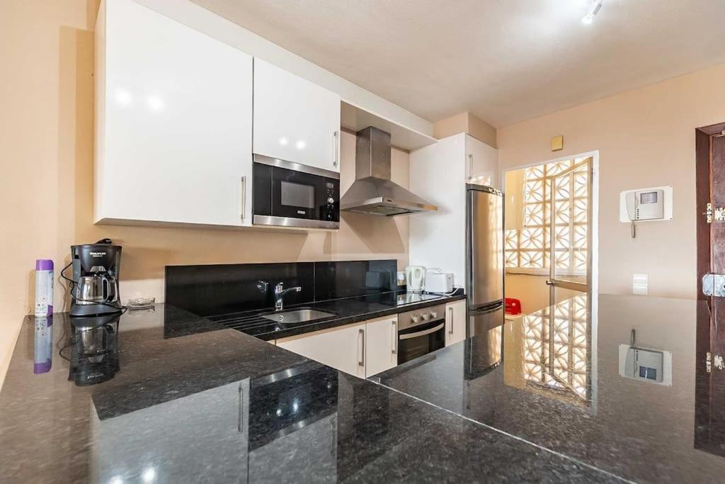 Leilighet 83-beachfront Apartment, Fuengirola